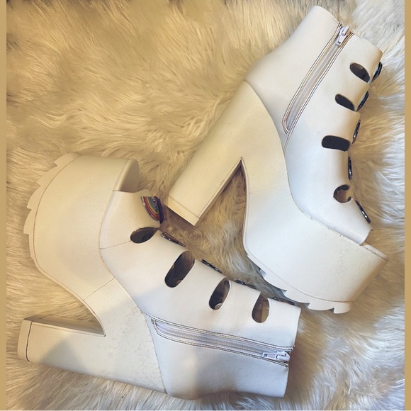 🌈 Y.R.U. DREAMSCAPE RAINBOW PLATFORM HEELS - Picture 6 of 11